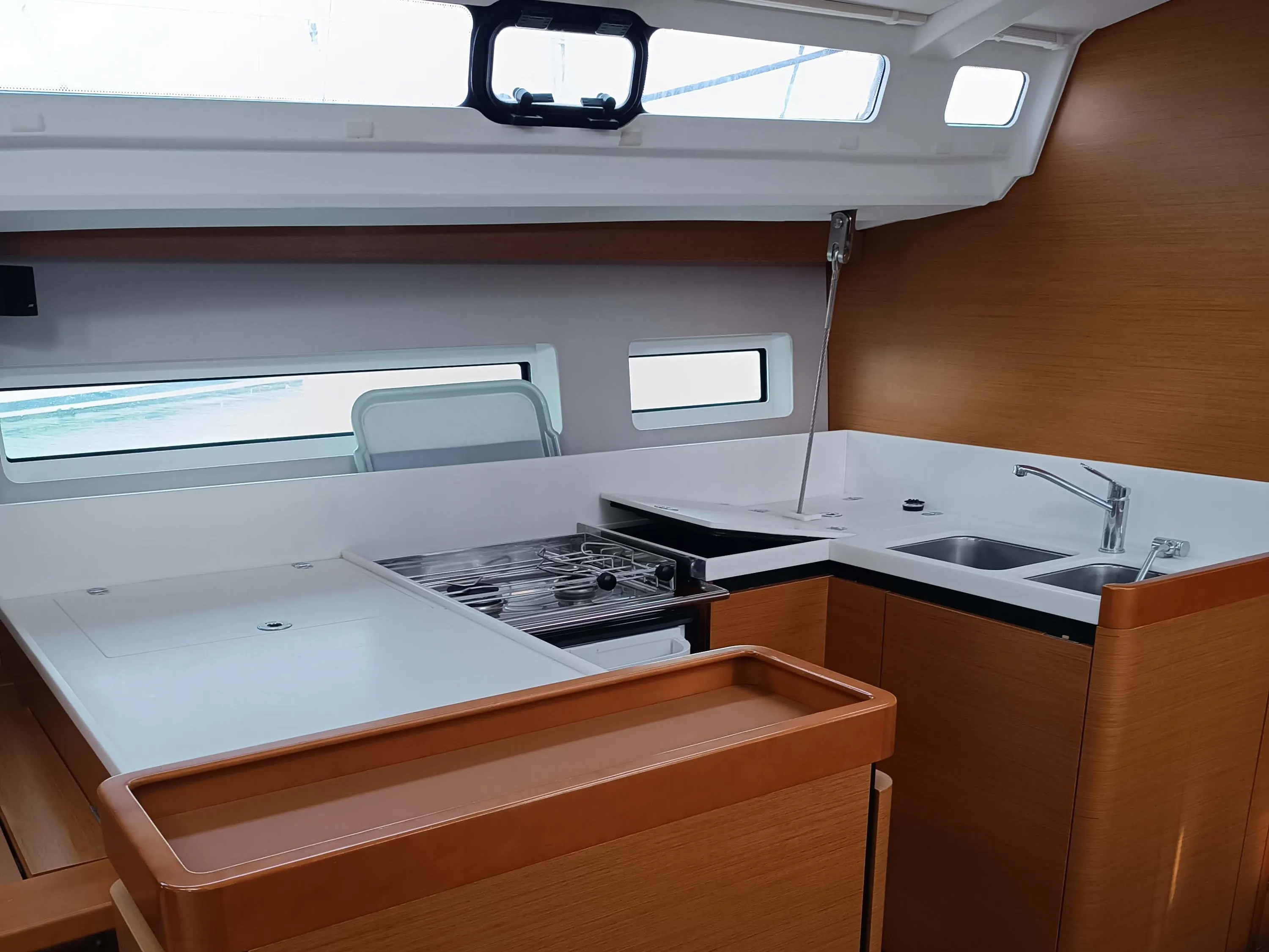 Sun Odyssey 440 FUNKY ONE — foto dello yacht n. 3