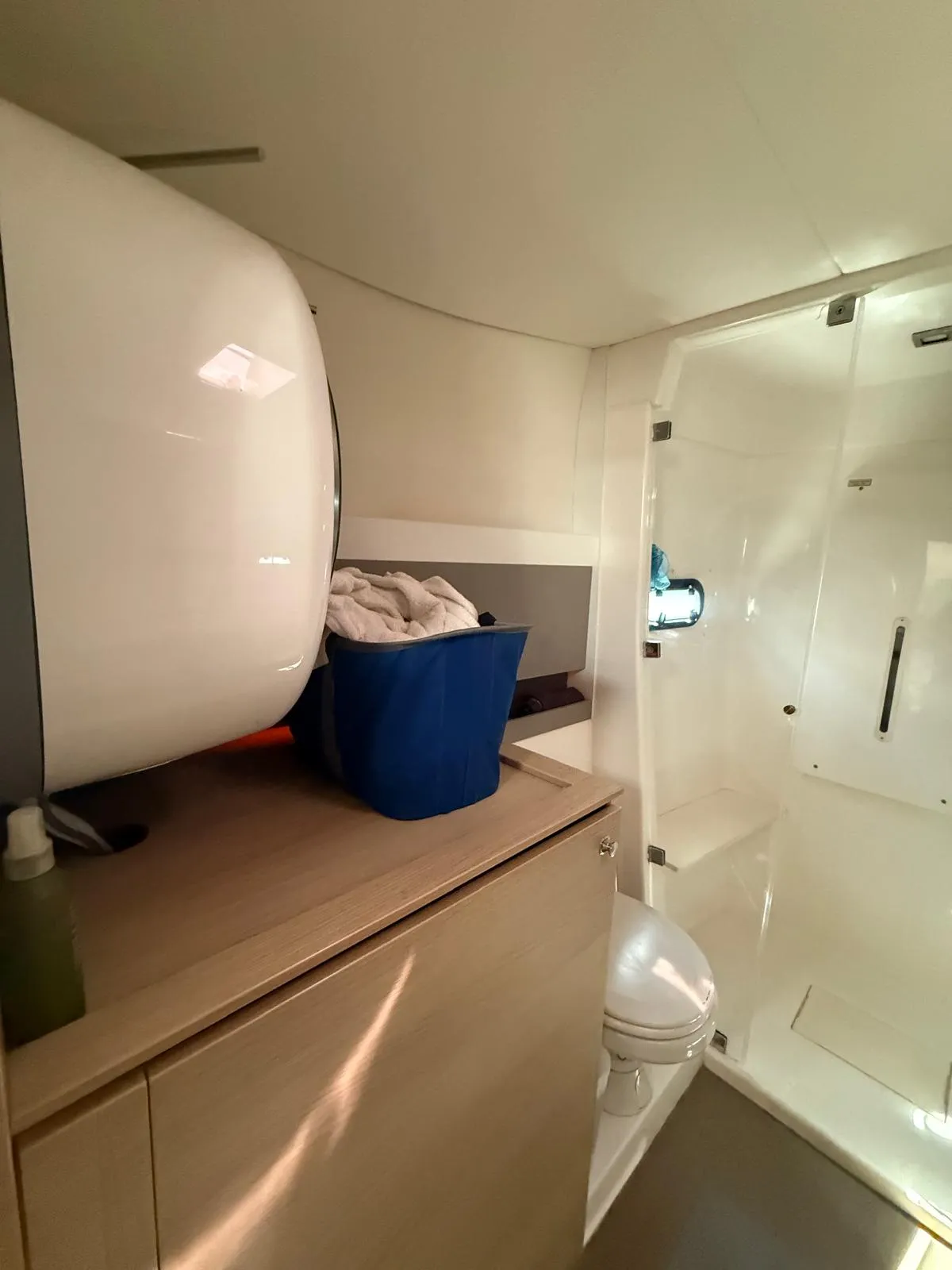 Bali 4.1 Bagatelle — yacht photo 2