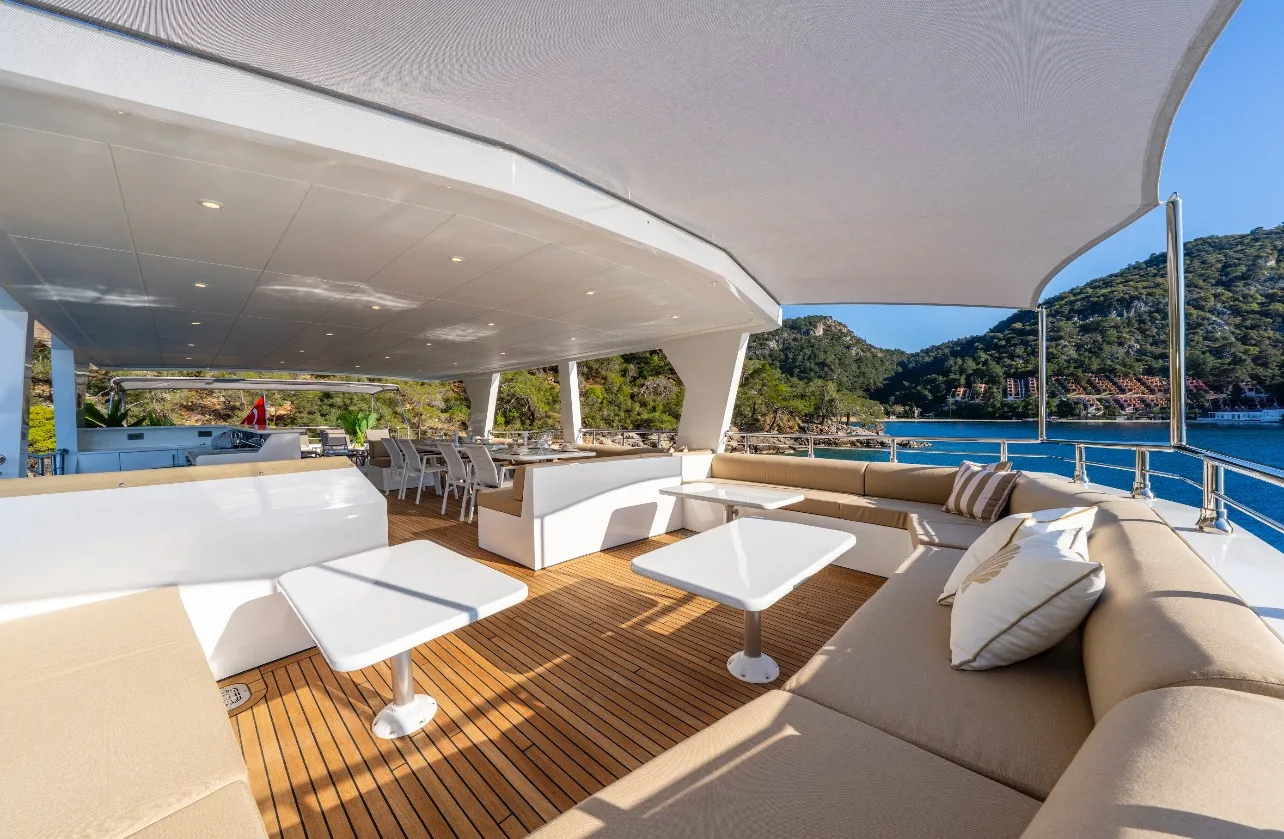Motoryacht Lila Trawler — yacht photo 12