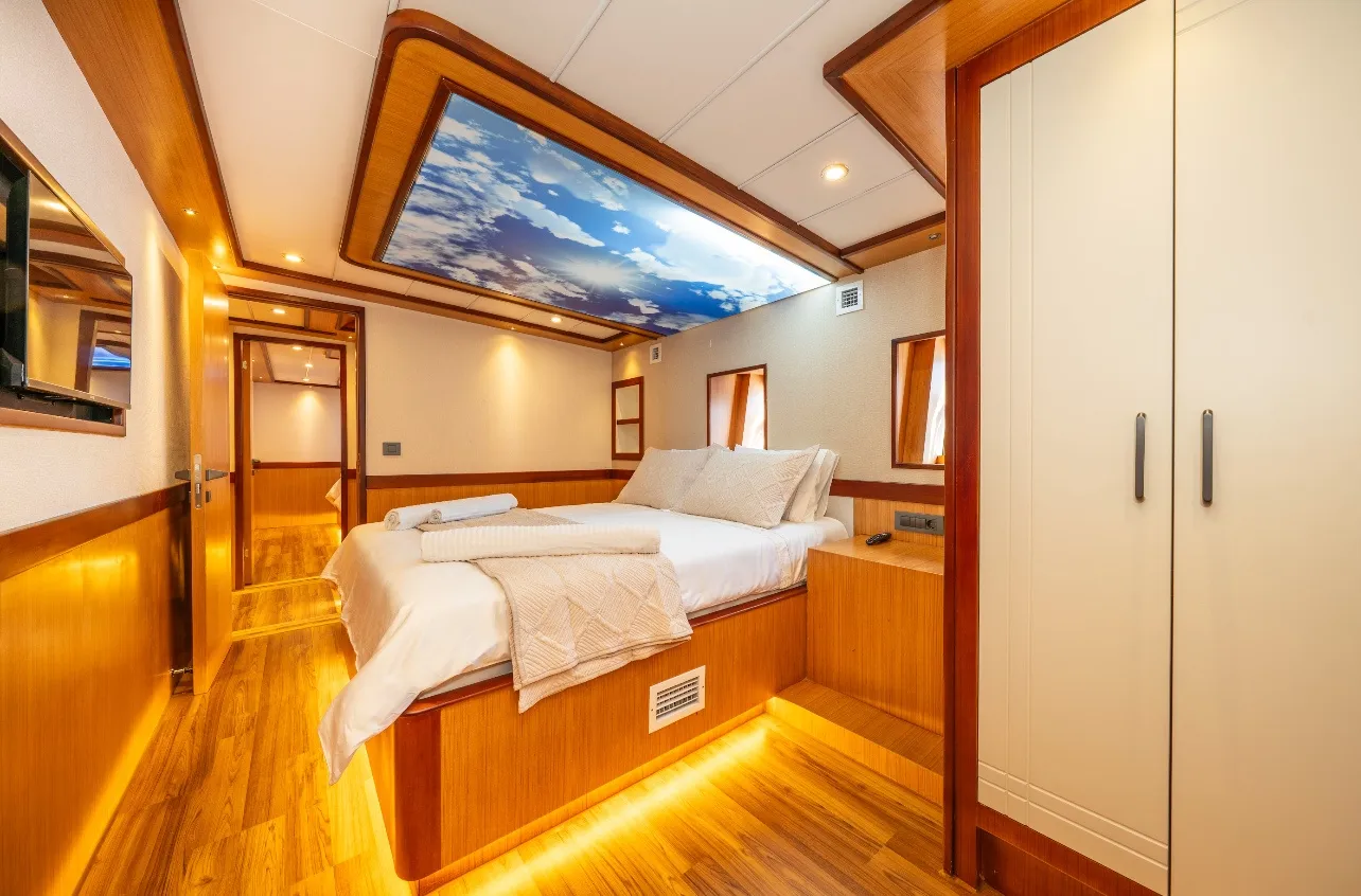 Motoryacht Lila Trawler — yacht photo 40