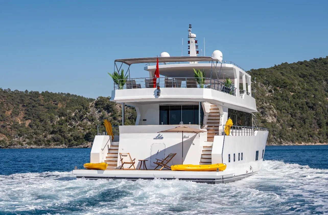 Motoryacht Lila Trawler — yacht photo 32