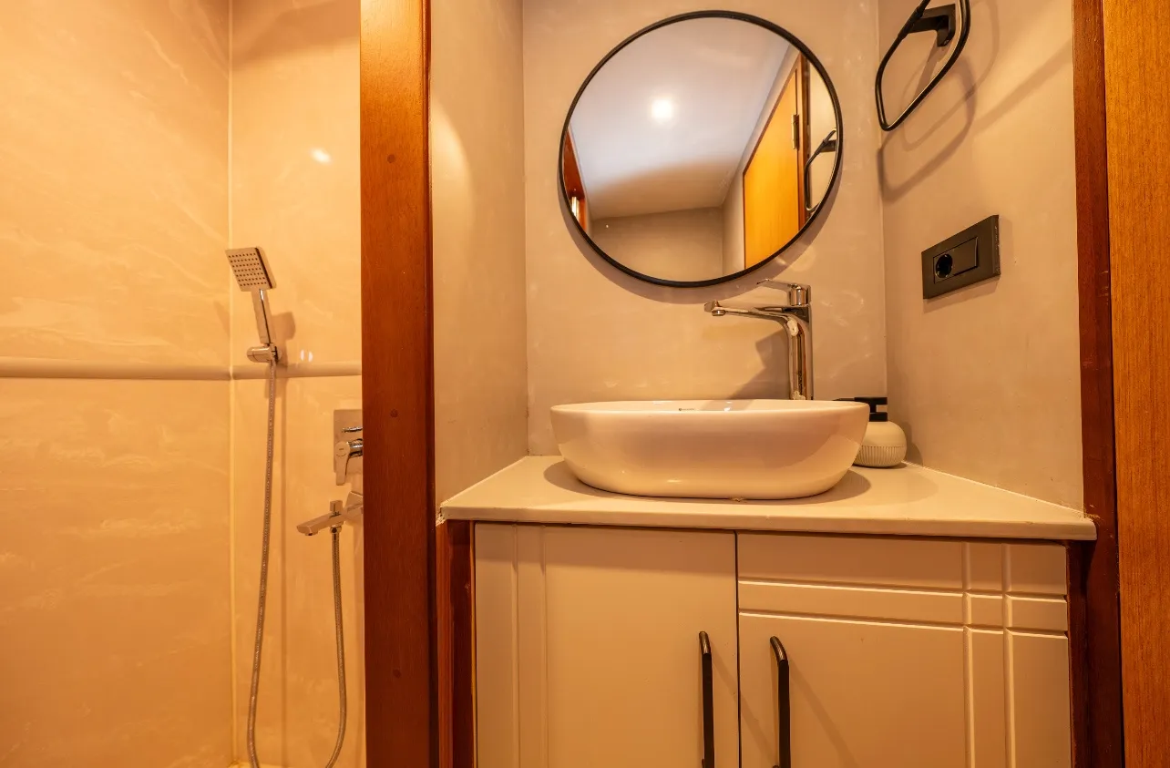 Motoryacht Lila Trawler — yacht photo 25