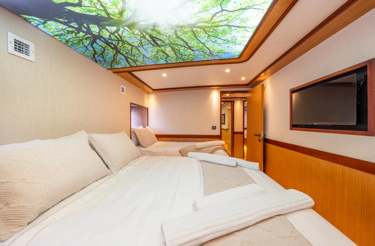 Motoryacht Lila Trawler — yacht photo 17