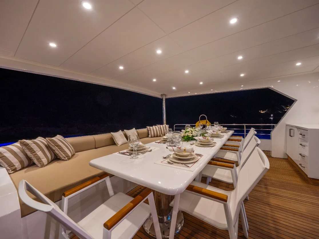 Motoryacht Lila Trawler — yacht photo 38