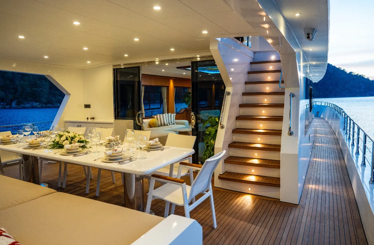 Motoryacht Lila Trawler — yacht photo 31