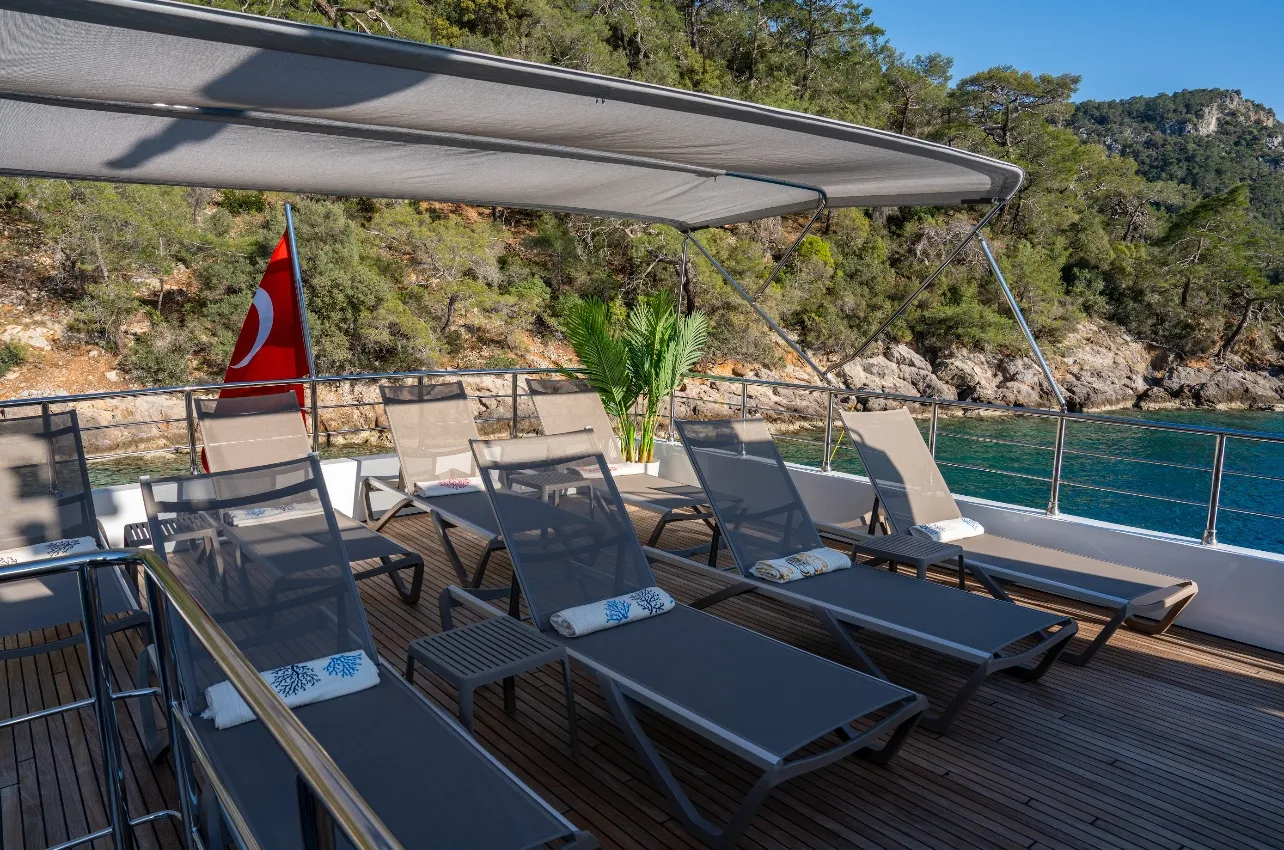 Motoryacht Lila Trawler — yacht photo 6