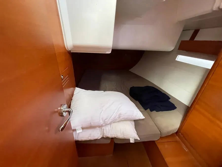 Dufour 410 Grand Large FREEDOM — jahtikuva 4