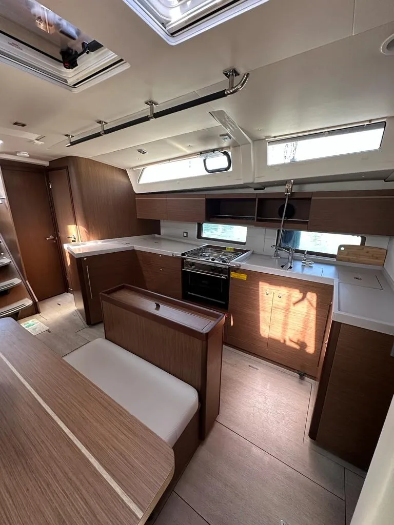 Oceanis 46.1 ILIA — фотография яхты 13