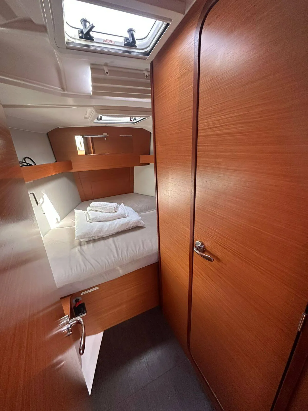 Dufour 390 INO — foto dello yacht n. 2