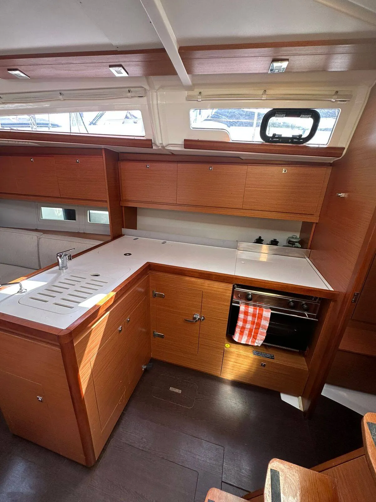 Dufour 390 INO — foto dello yacht n. 8