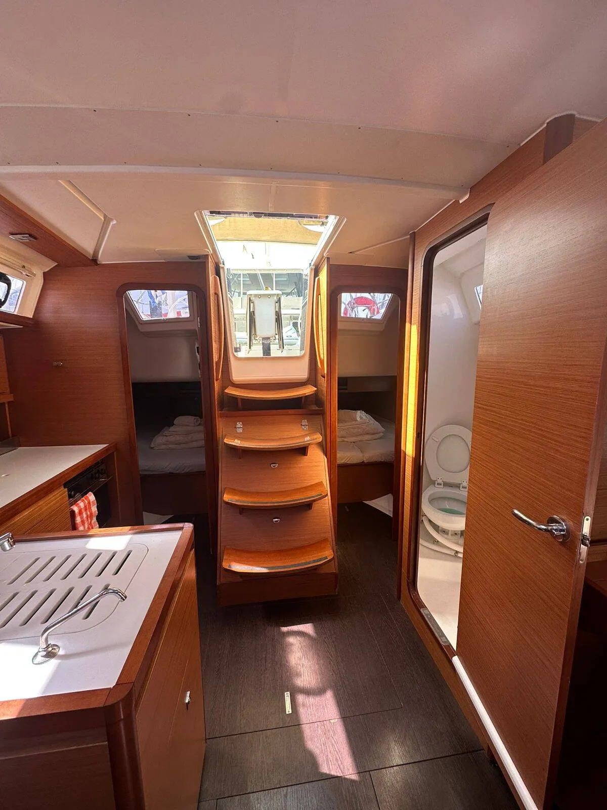 Dufour 390 INO — foto dello yacht n. 6