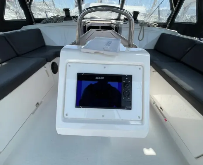 Bavaria C42 MAIA — фотография яхты 9