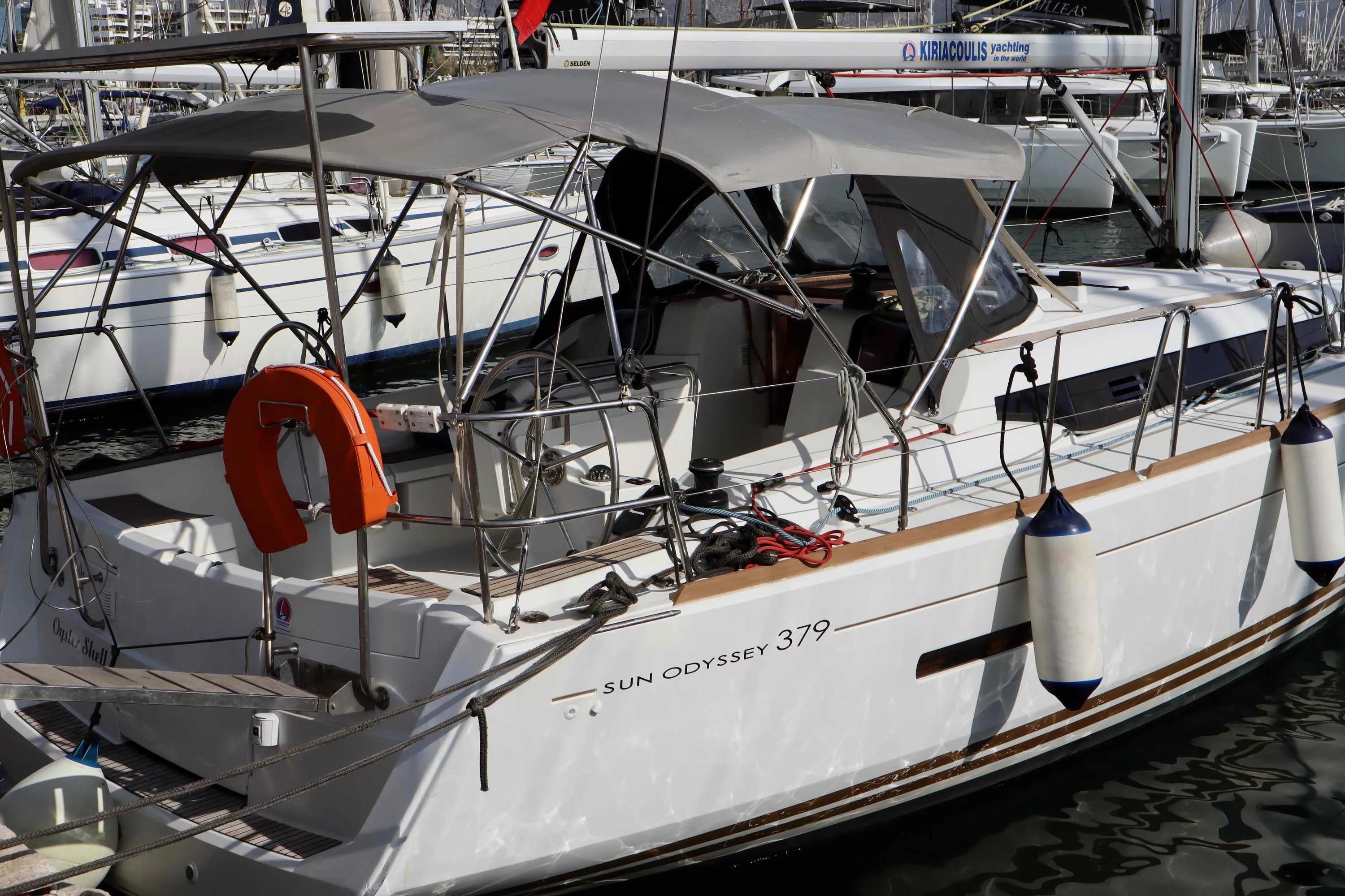 Sun Odyssey 379 OYSTER SHELL — foto dello yacht n. 2