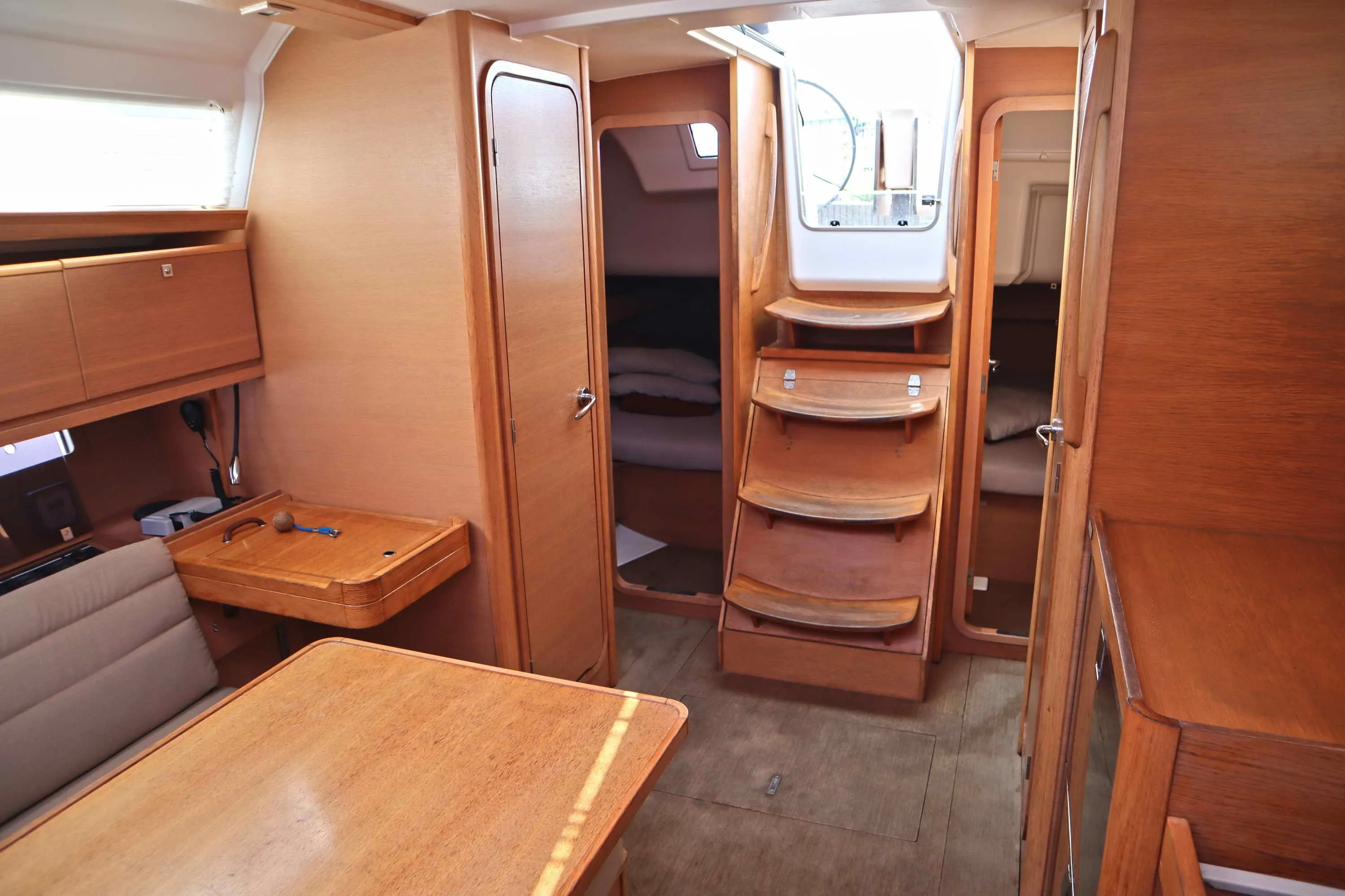 Dufour 382 Grand Large PRINCE FOLEGANDROS — фотография яхты 11