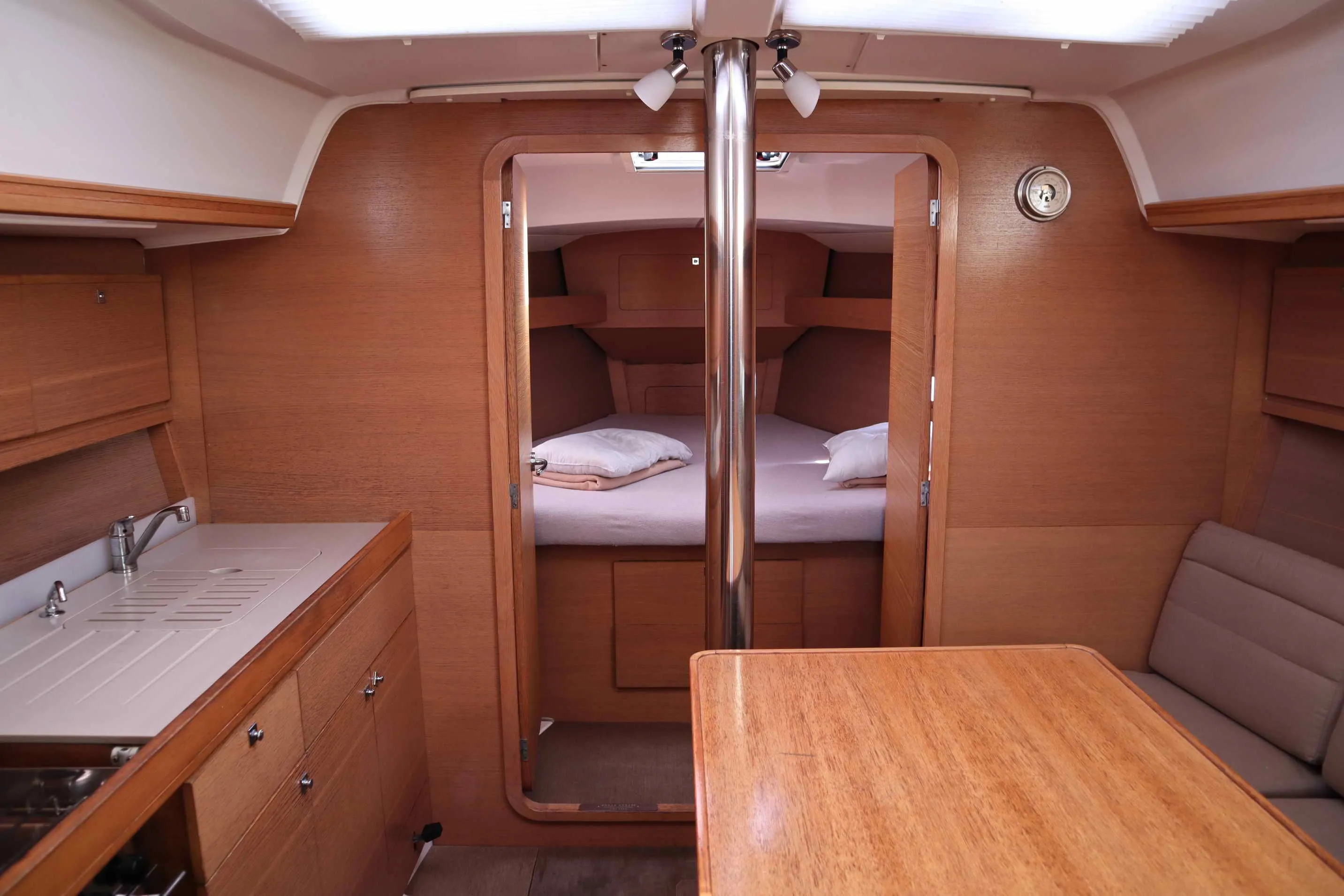Dufour 382 Grand Large PRINCE FOLEGANDROS — фотография яхты 13