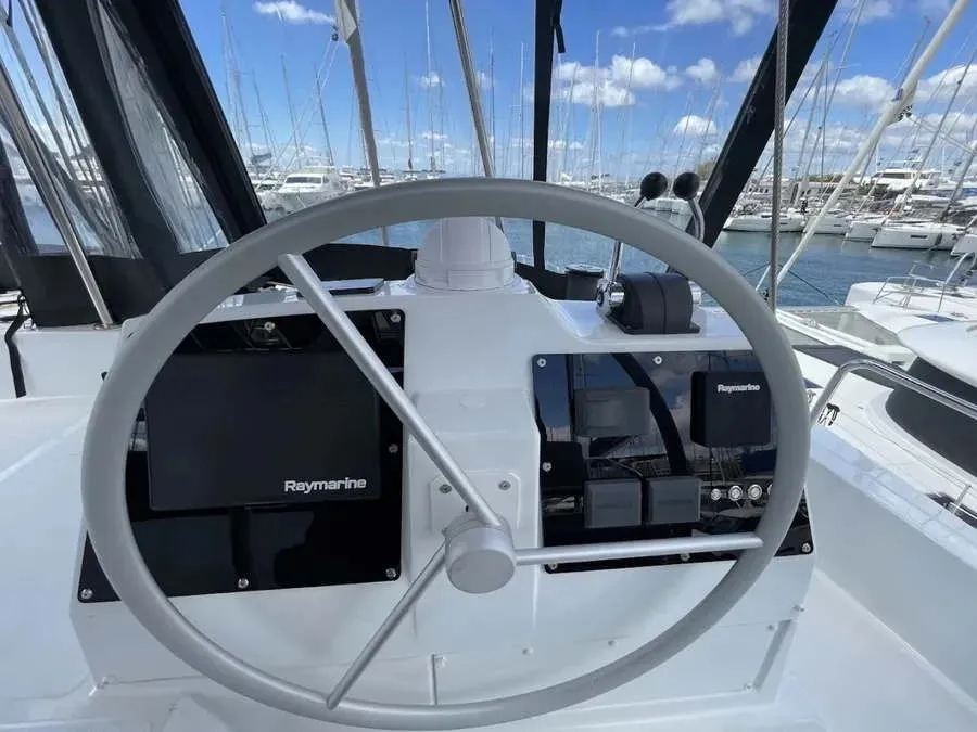 Bali 4.8 SEA PEARL — фотография яхты 8