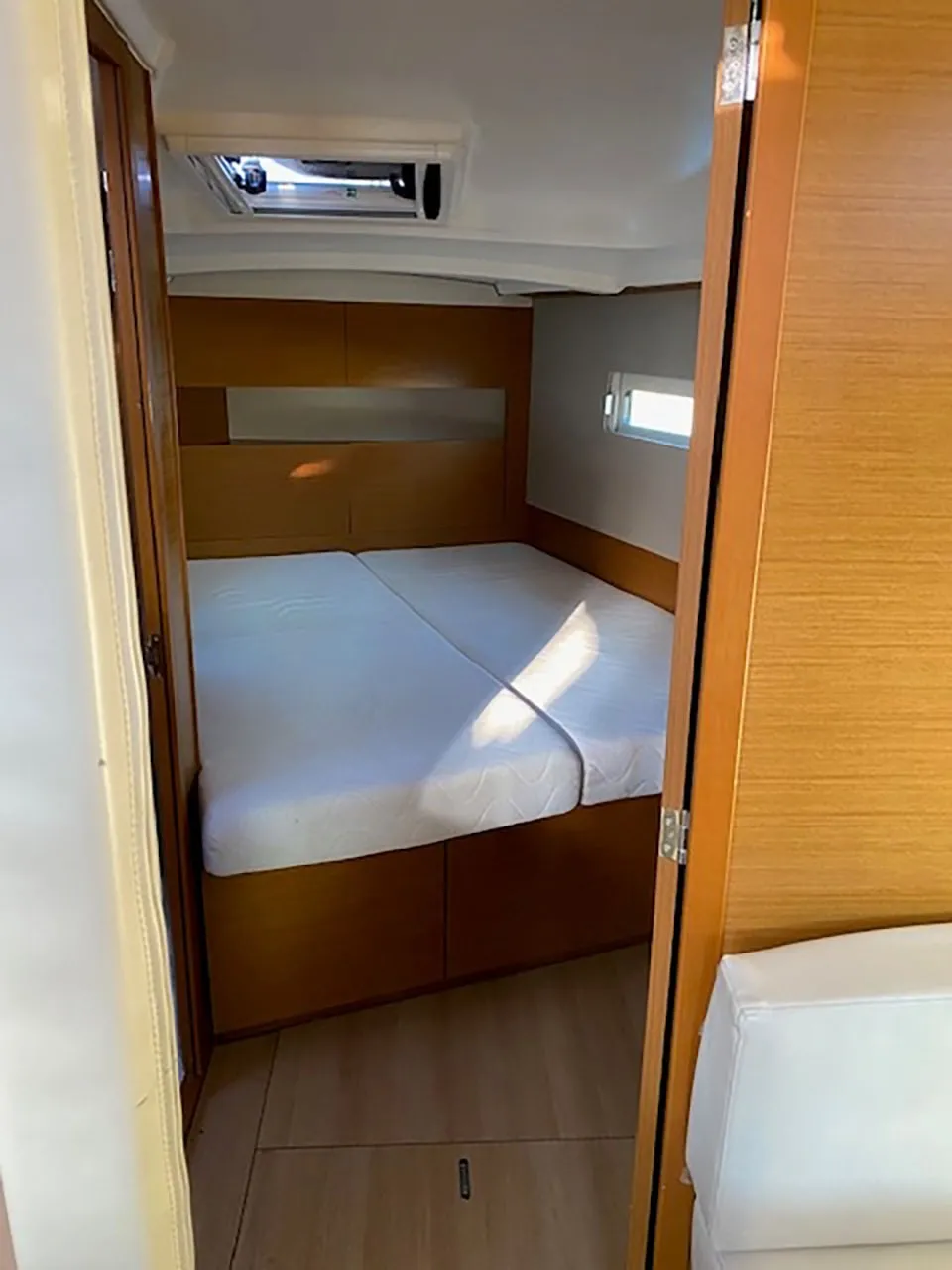 Sun Odyssey 410 SARAVAH — yacht photo 2