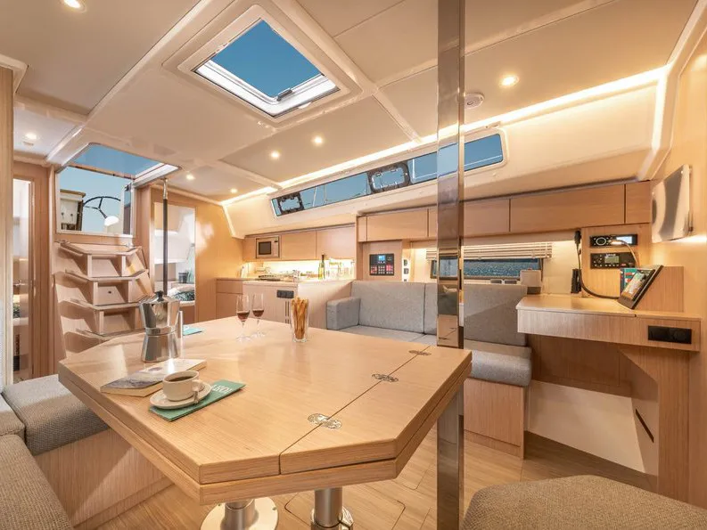 Bavaria C42 ABBIE — фотография яхты 3