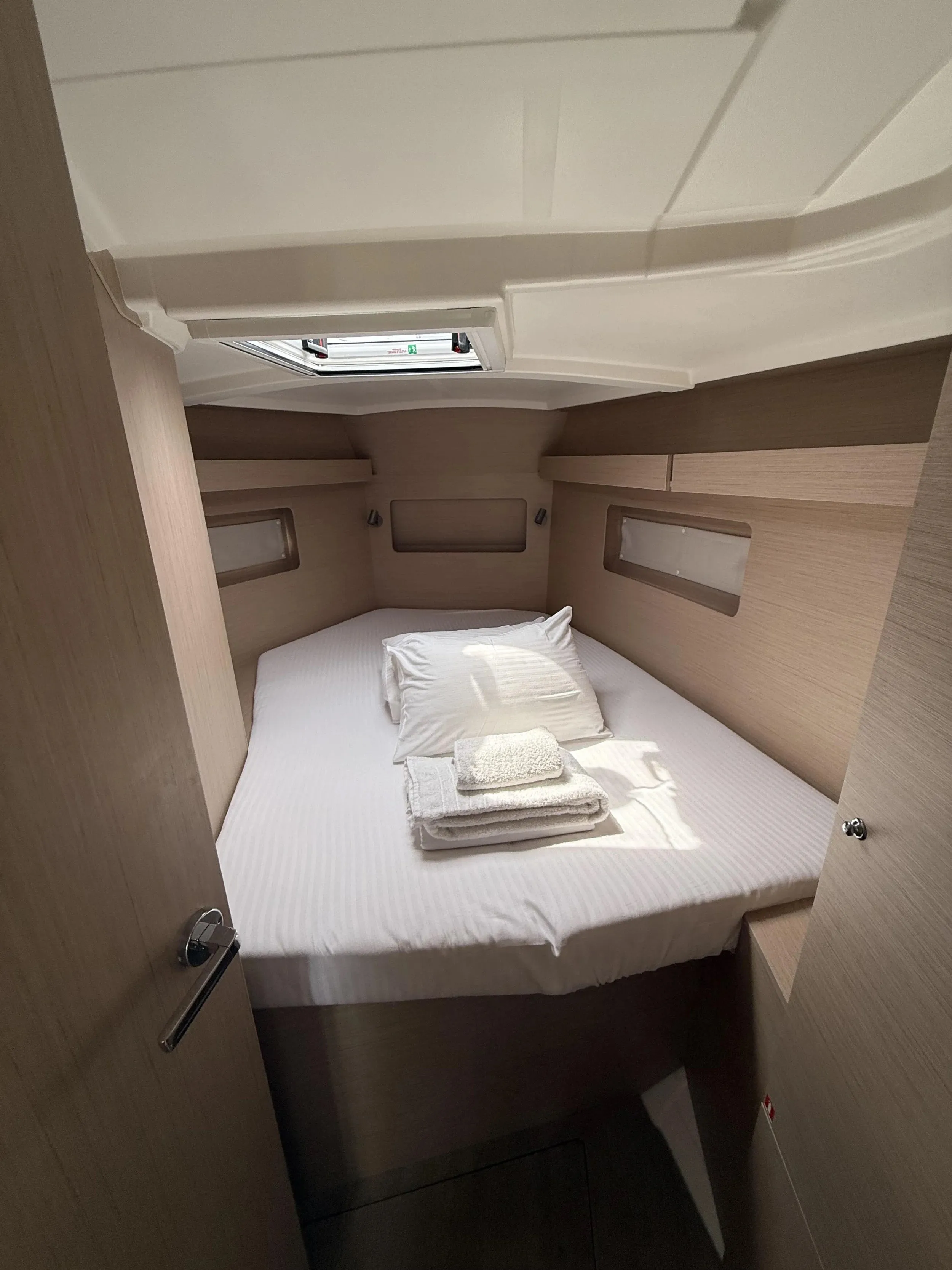 Oceanis 37.1 KARYATIS — фотография яхты 5