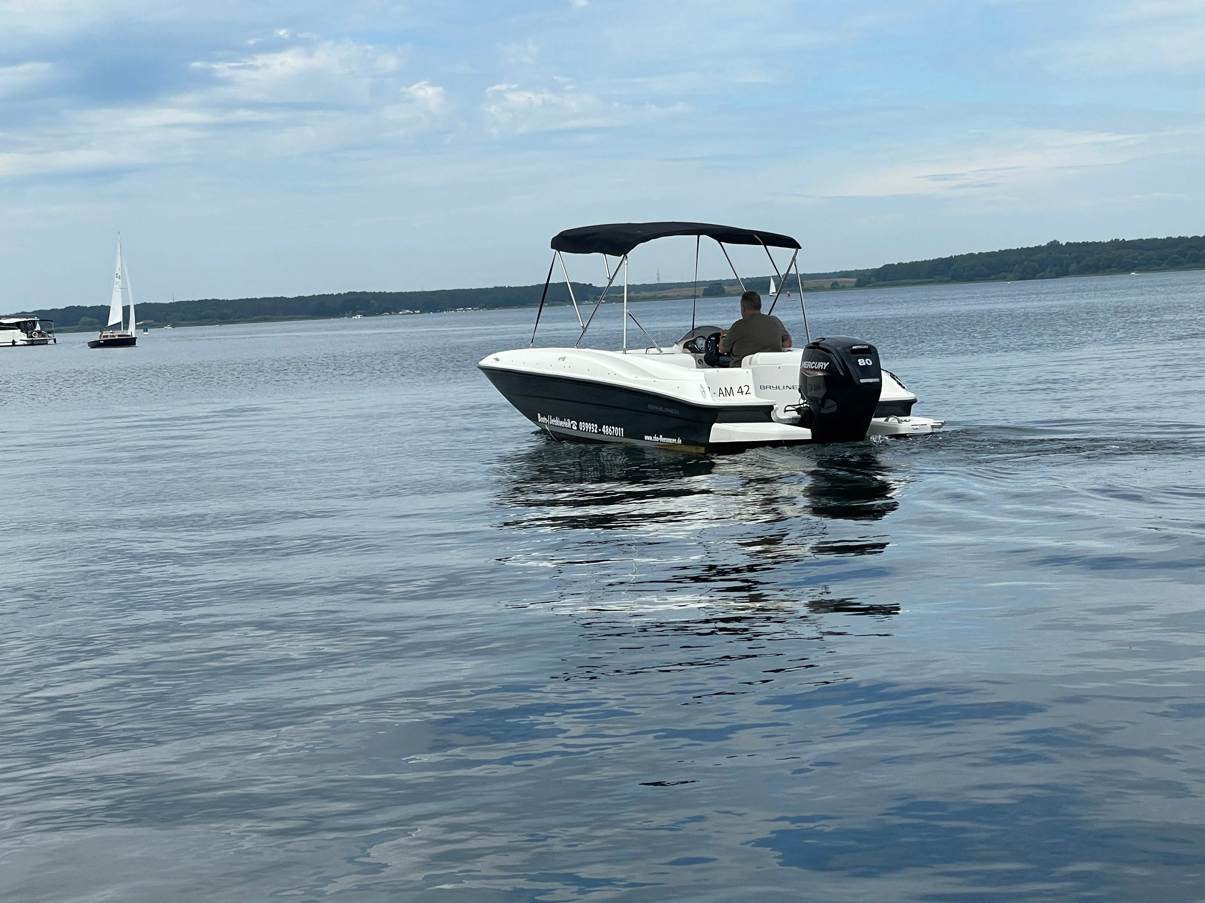 Bayliner E16 — фотография яхты 3