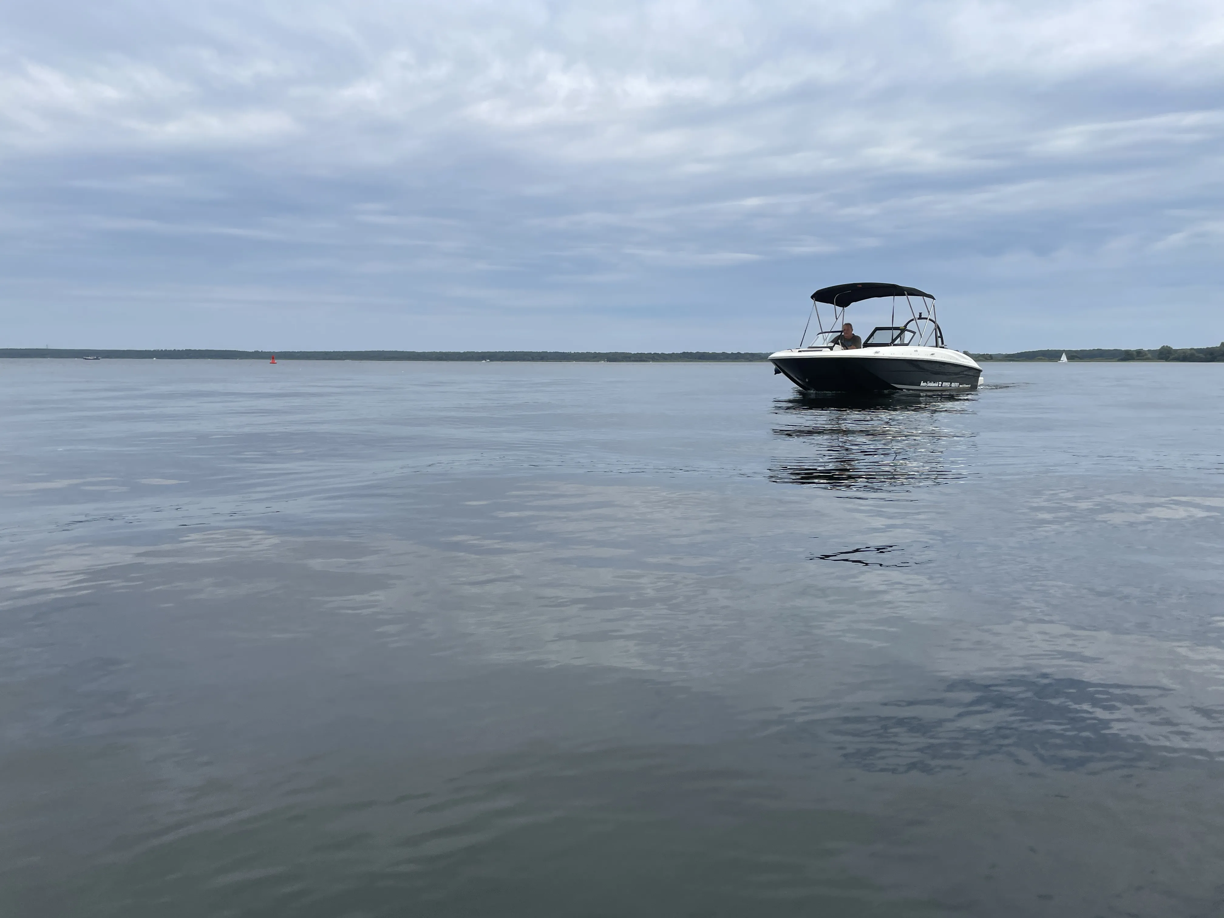 Bayliner E16 — фотография яхты 4