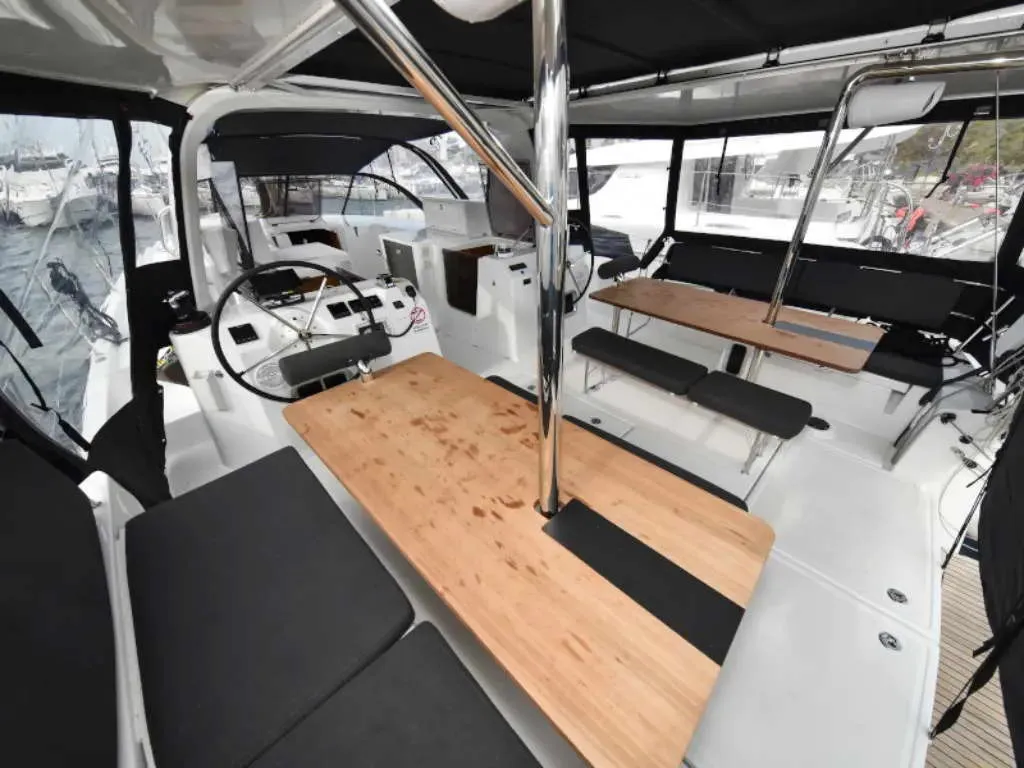Sun Loft 47 NEW HORIZONS — yacht photo 13