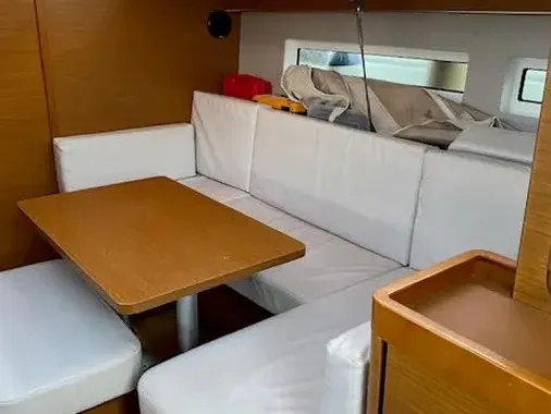 Sun Odyssey 440 GOJI BERRY — фотография яхты 6