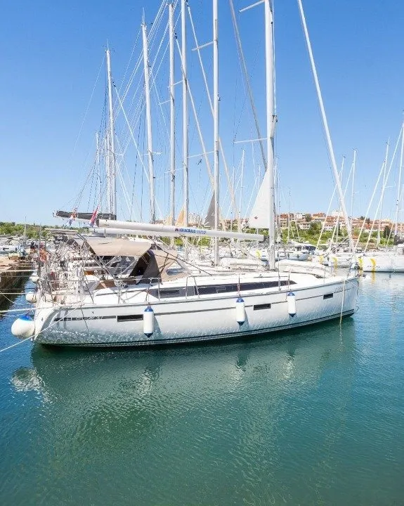 Bavaria Cruiser 37 KATA — фотография яхты 6