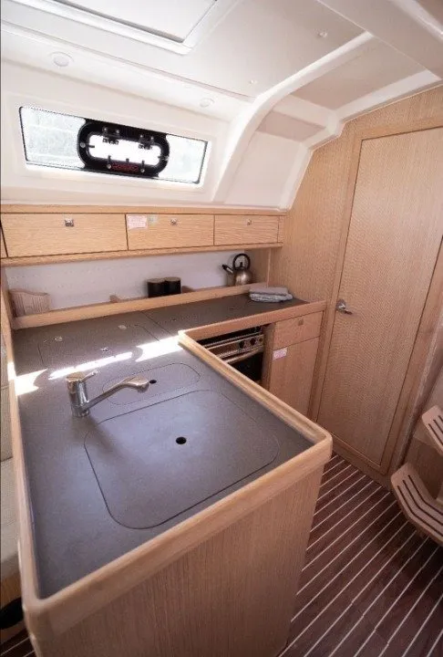 Bavaria Cruiser 37 KATA — фотография яхты 4