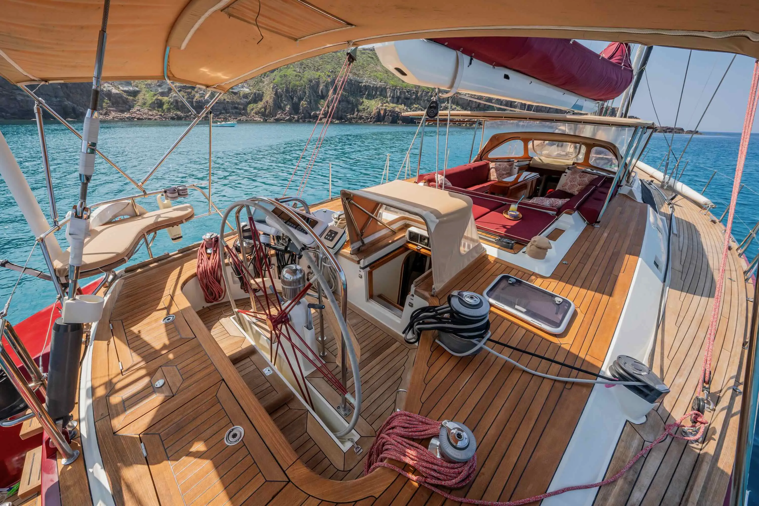 CNB 76 Lilla — yacht photo 4