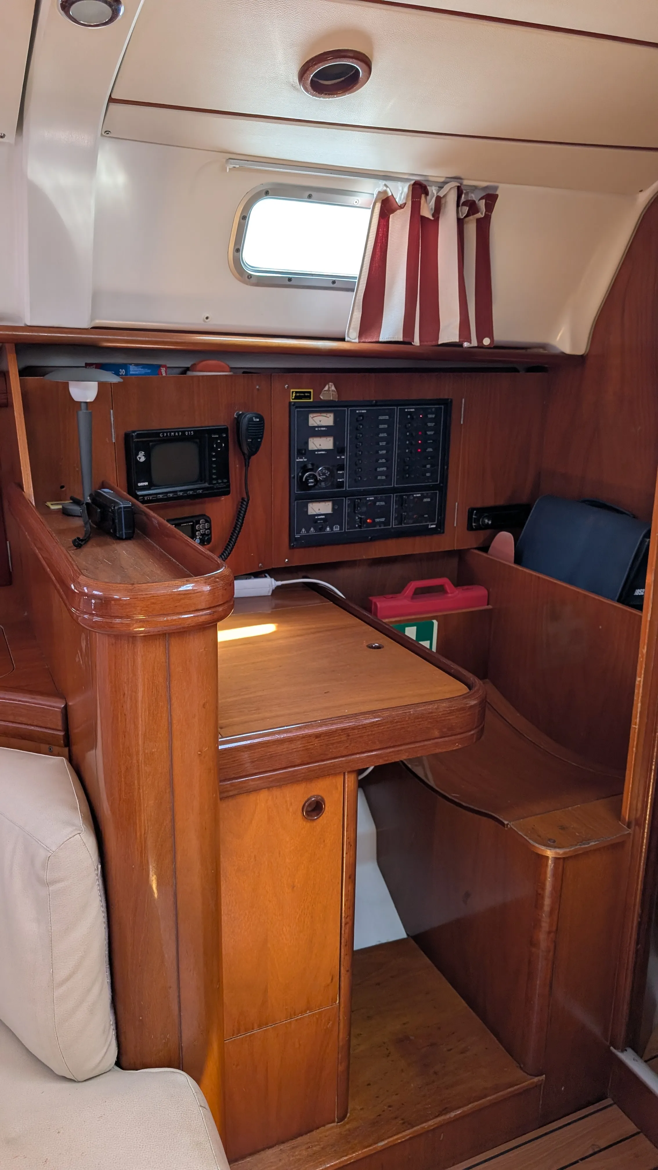 Oceanis 411 Artemis — fotografia jachty 2