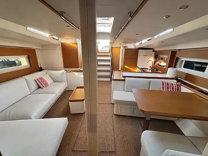 First 53 Premium — yacht photo 11