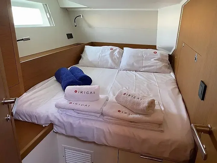 First 53 Premium — yacht photo 12