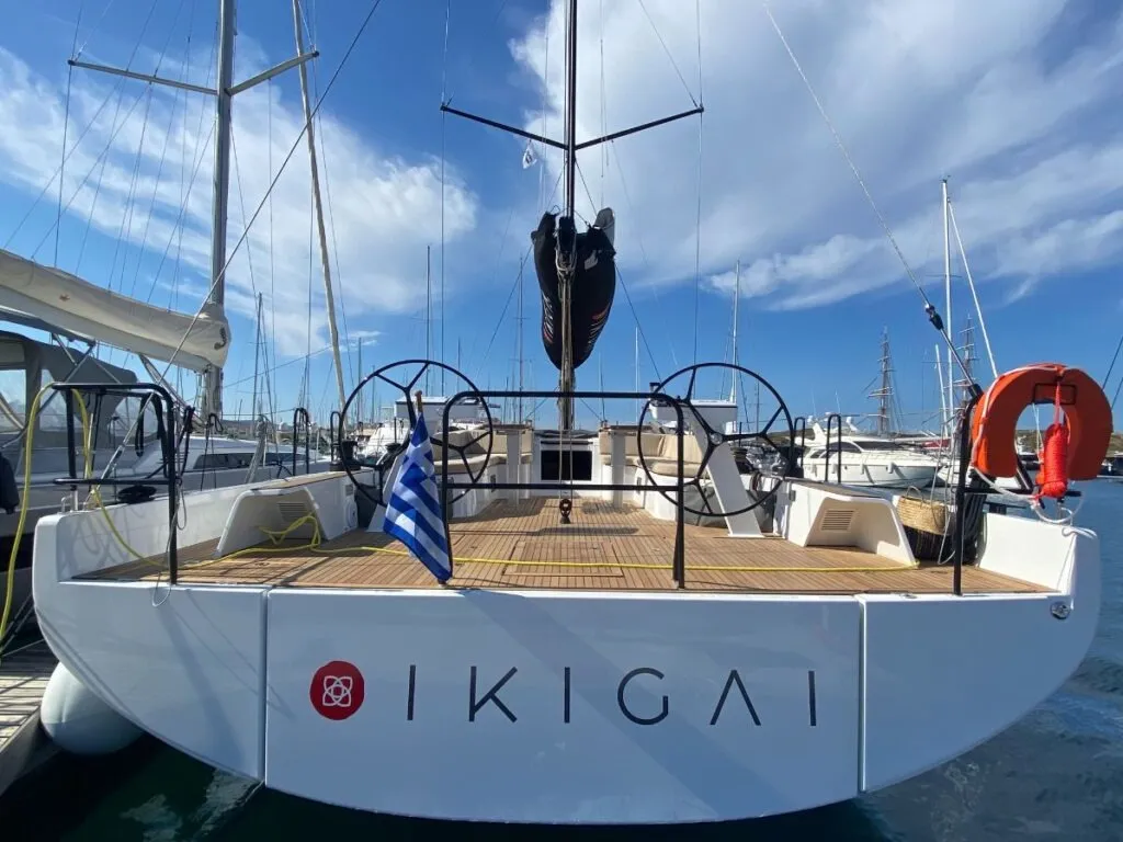 First 53 Premium — yacht photo 15