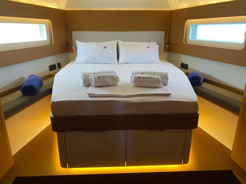 First 53 Premium — yacht photo 14