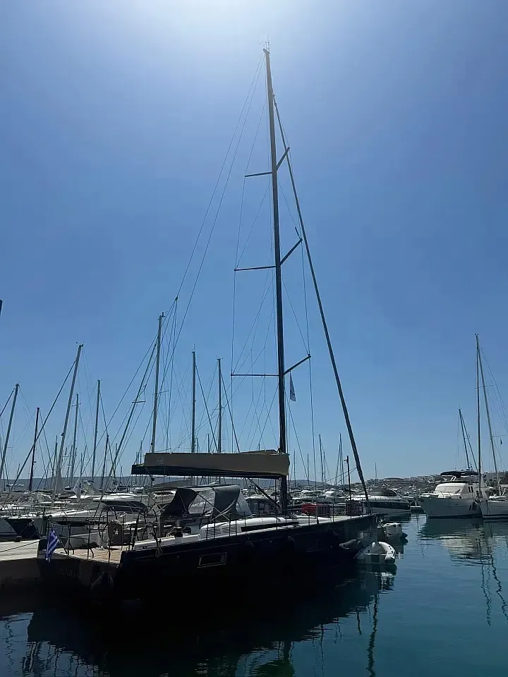 First 53 Premium — yacht photo 10