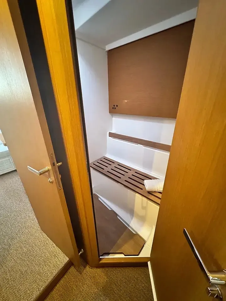 First 53 Premium — yacht photo 16