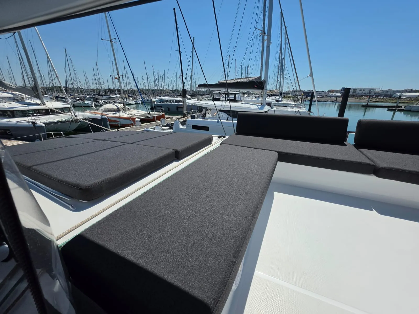 Lagoon 43 Too White — yacht photo 36