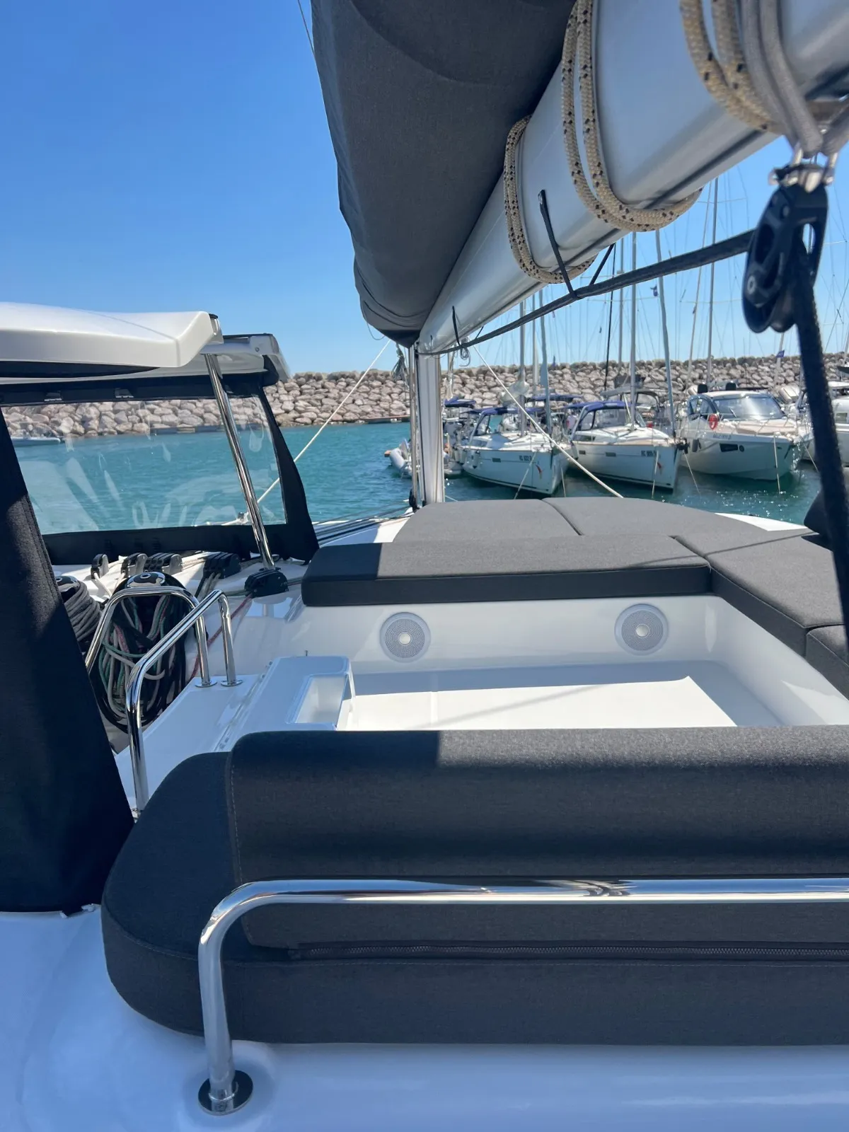 Lagoon 43 Too White — yacht photo 32