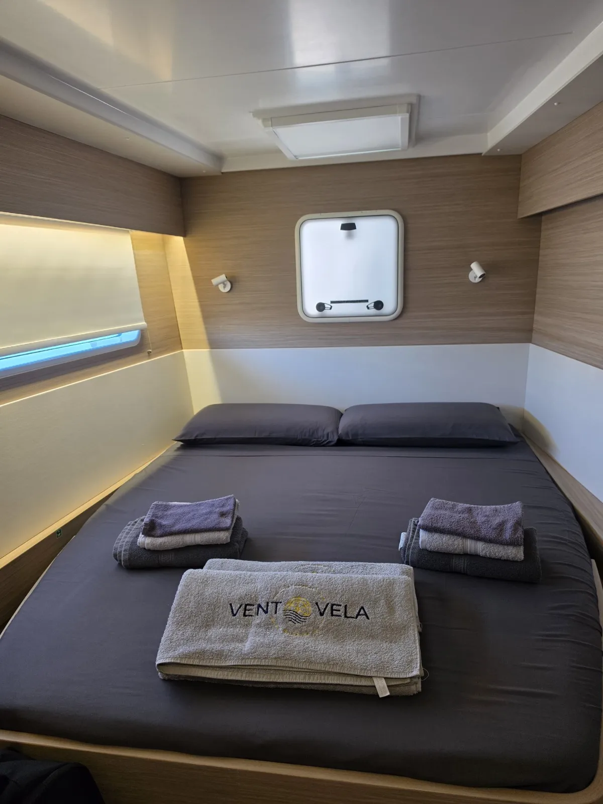 Lagoon 43 Too White — yacht photo 30