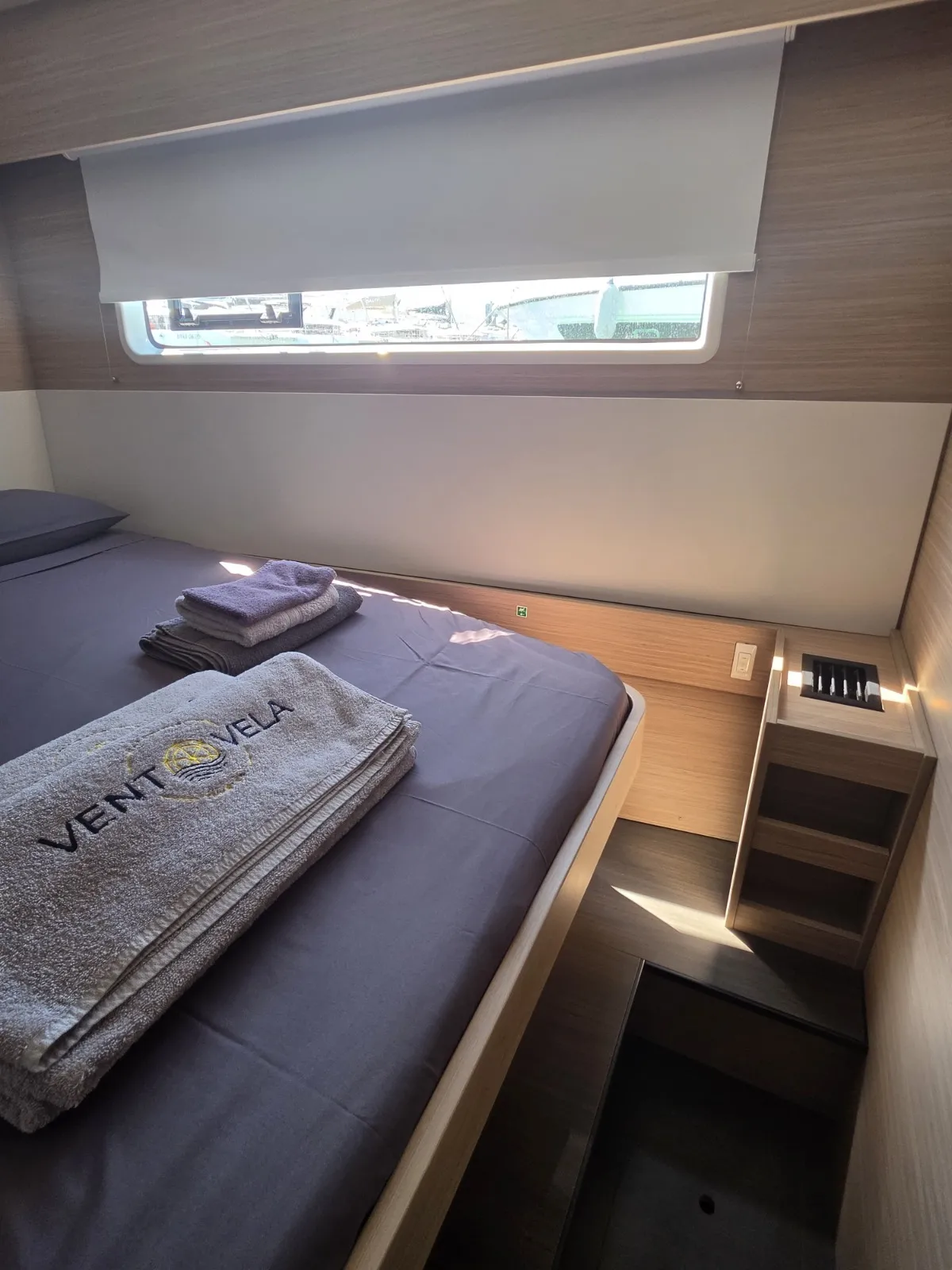 Lagoon 43 Too White — yacht photo 26