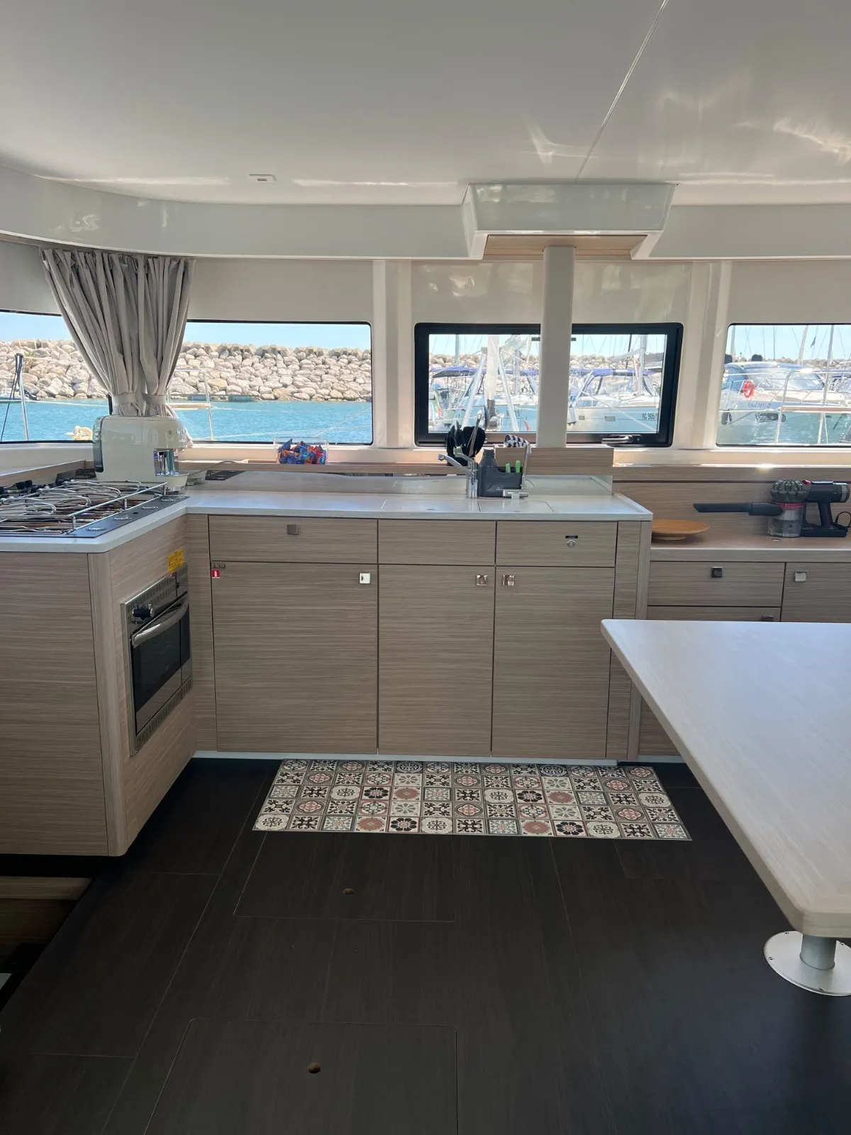 Lagoon 43 Too White — yacht photo 16