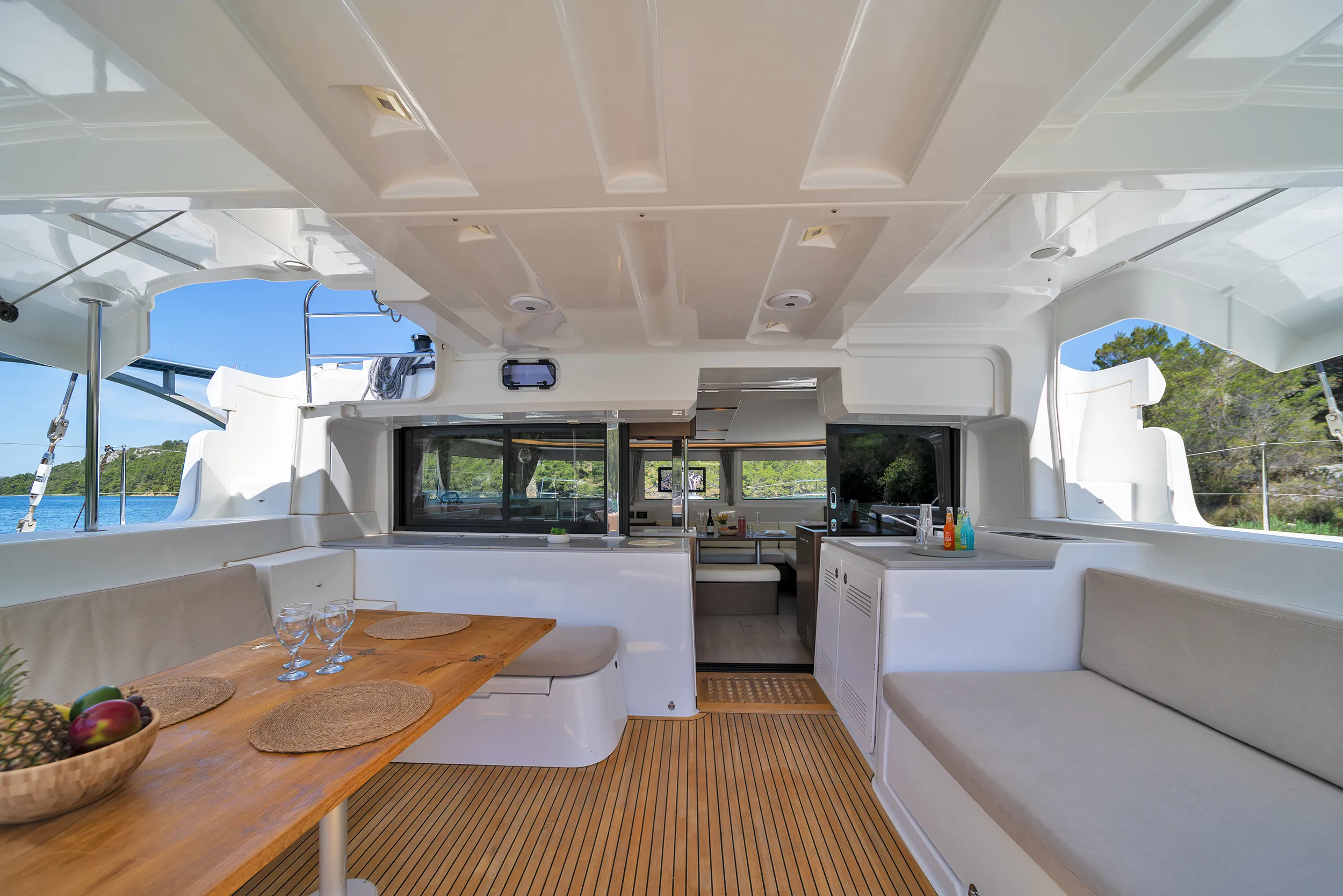 Lagoon 46 White Pearl — фотография яхты 15