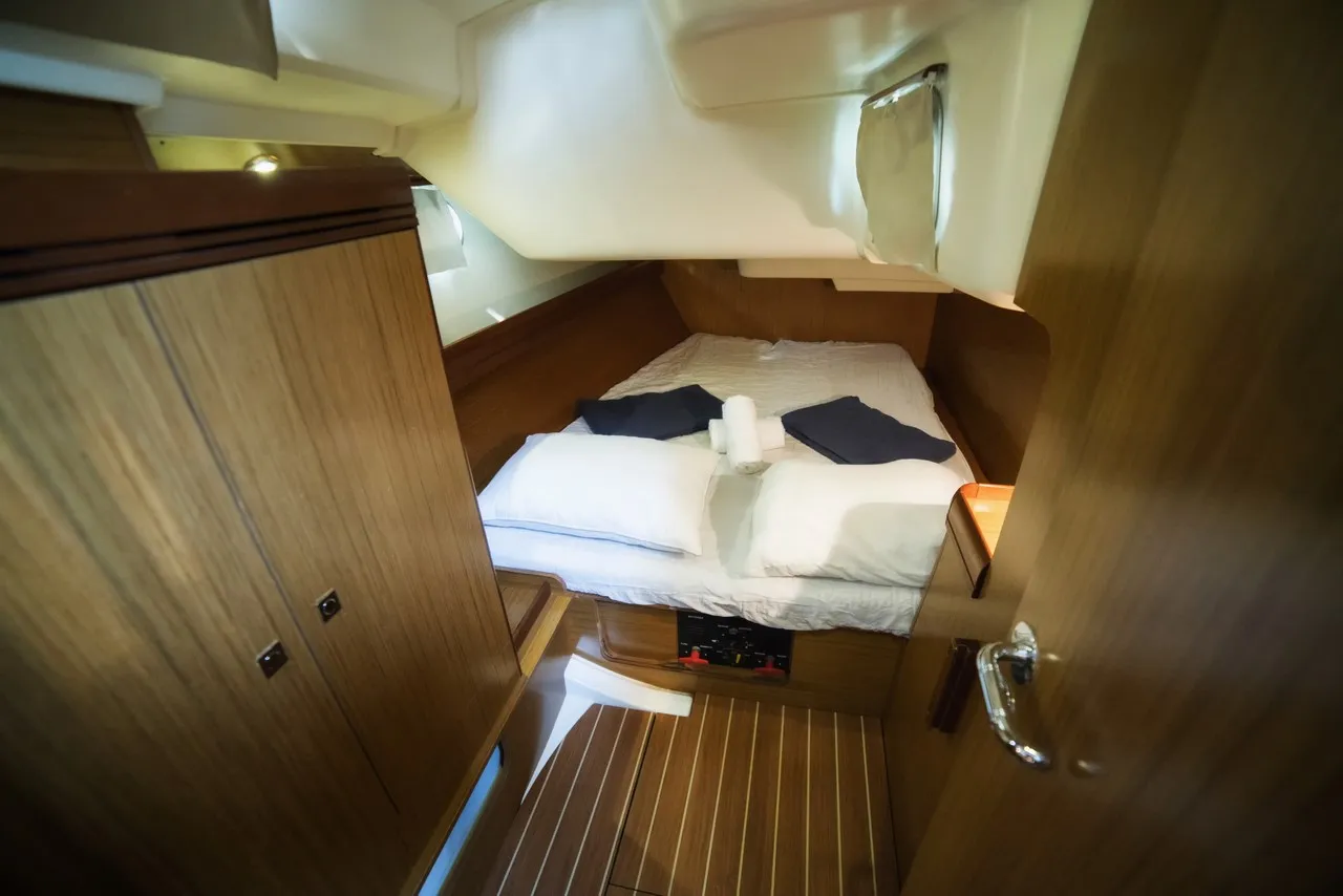Sun Odyssey 42 i Triton — фотография яхты 8