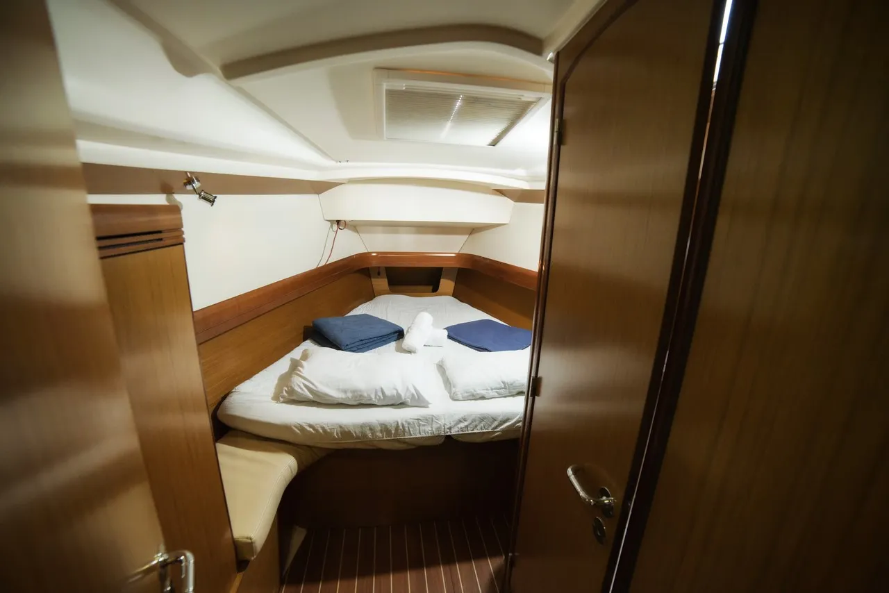 Sun Odyssey 42 i Triton — фотография яхты 7