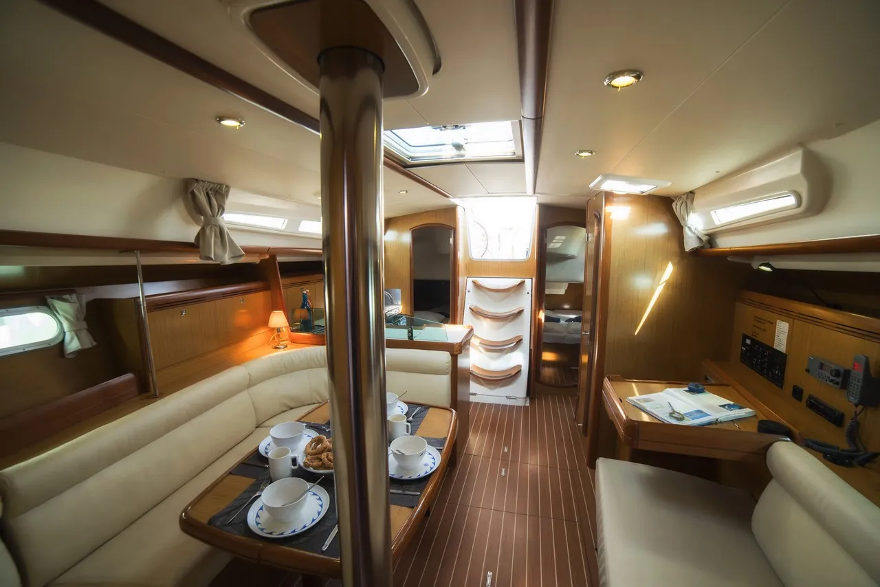 Sun Odyssey 42 i Triton — фотография яхты 2