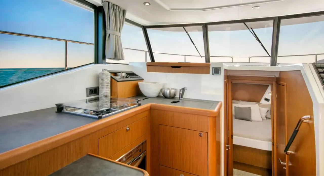 Swift Trawler 35 KAYCI — фотография яхты 5