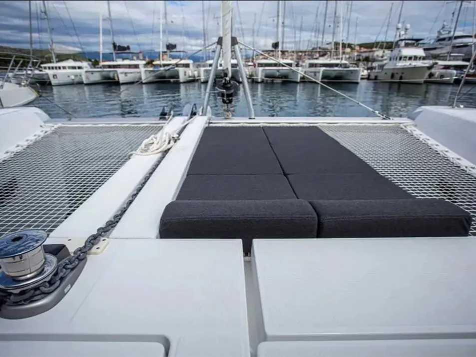 Lagoon 42 Sofibel — yacht photo 2