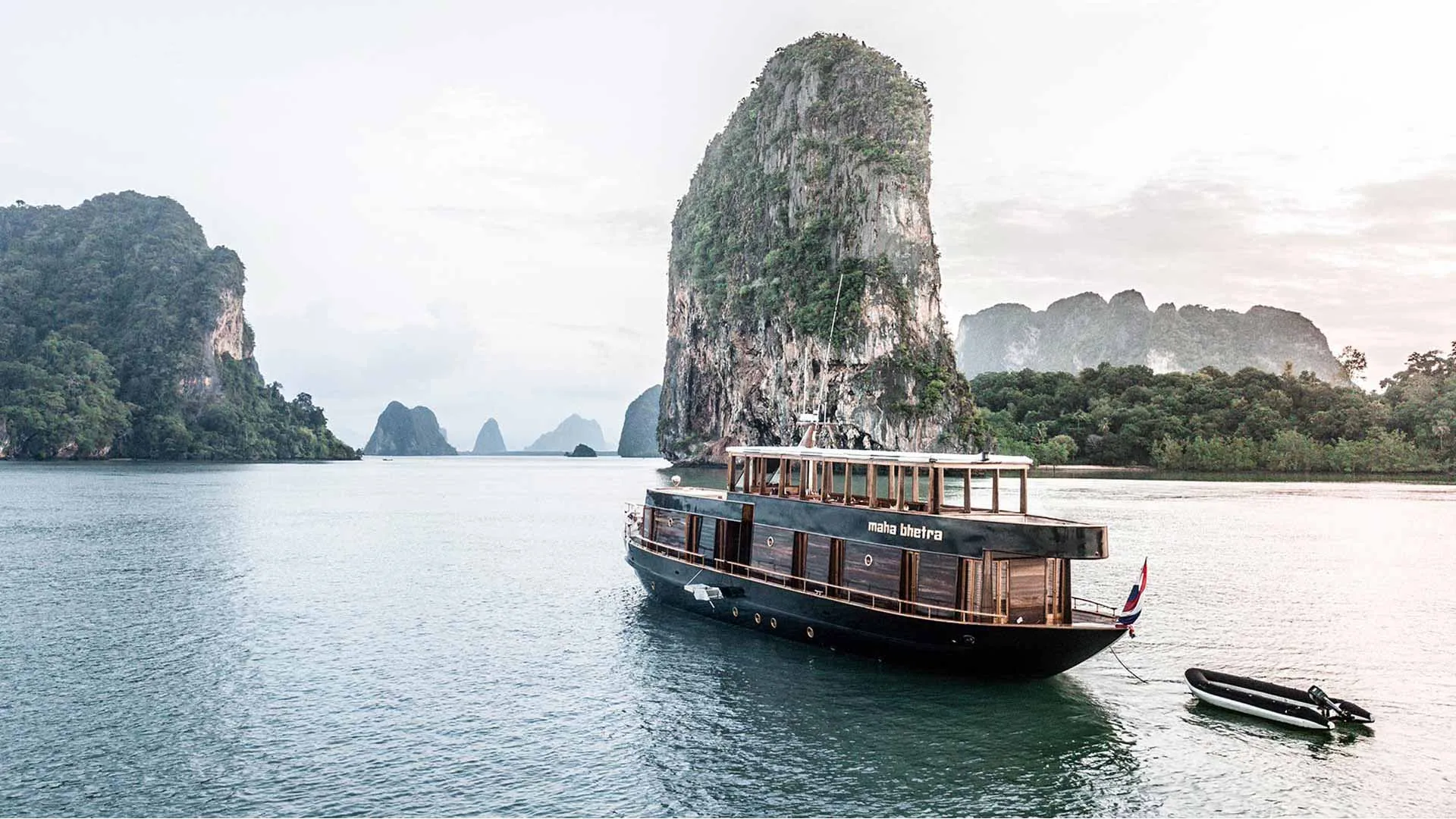 Motoryacht Maha Bhetra — Yachtfoto 4