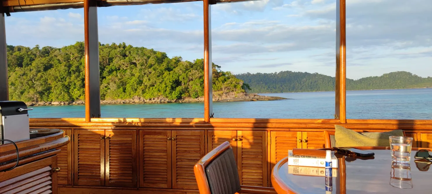 Motoryacht Maha Bhetra — Yachtfoto 14